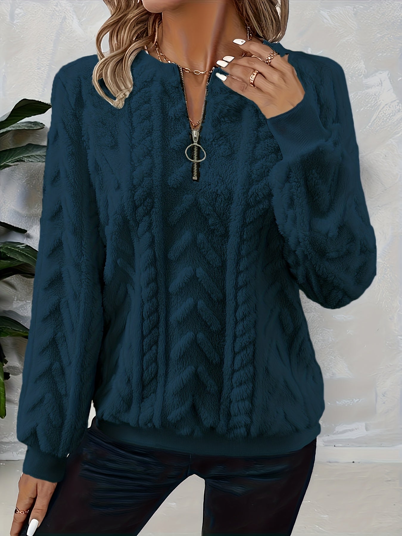 Cosy Elegant Women’s Winter Sweatshirt